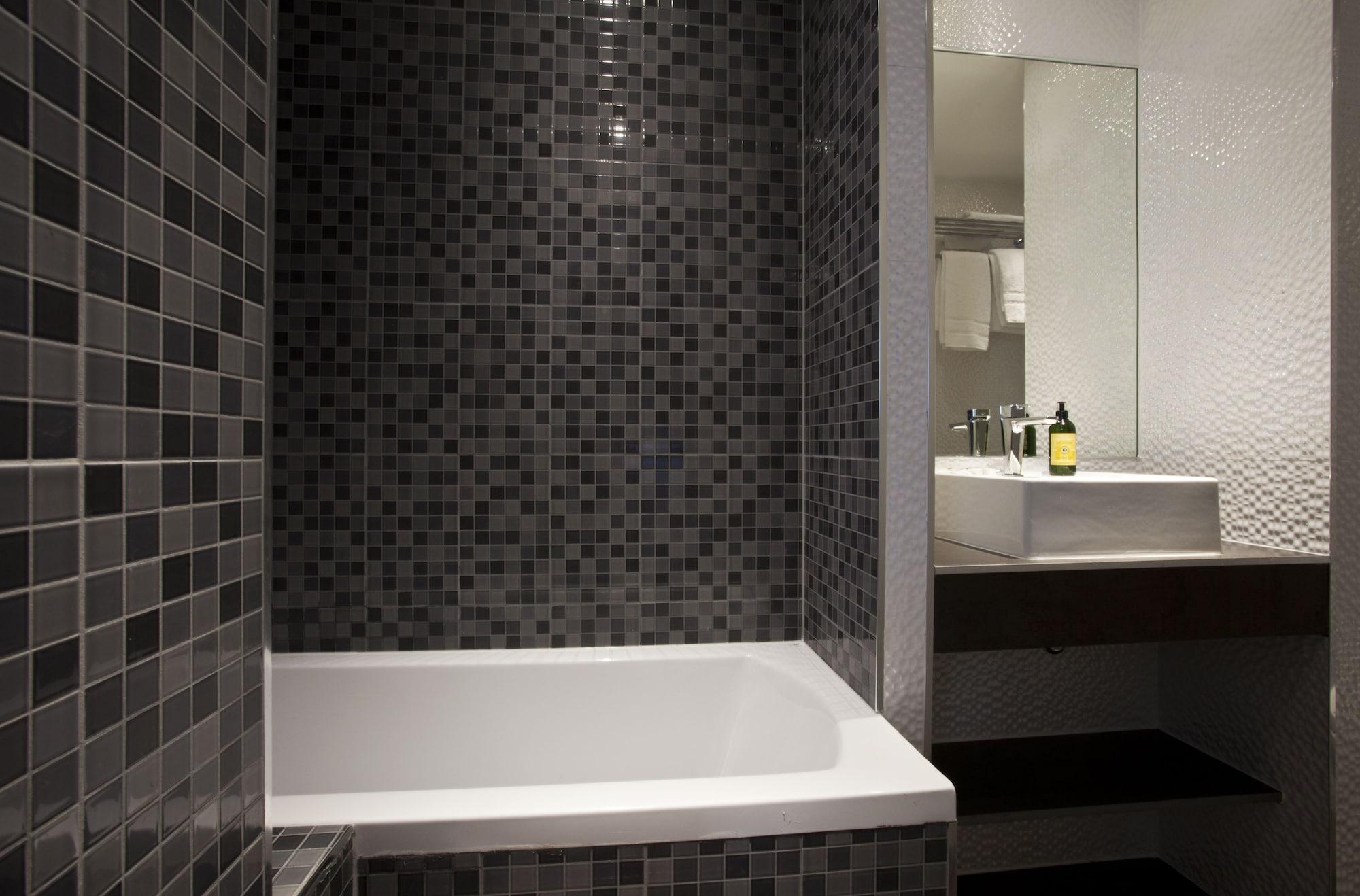 Hotel Des Savoies Lyon Perrache Экстерьер фото